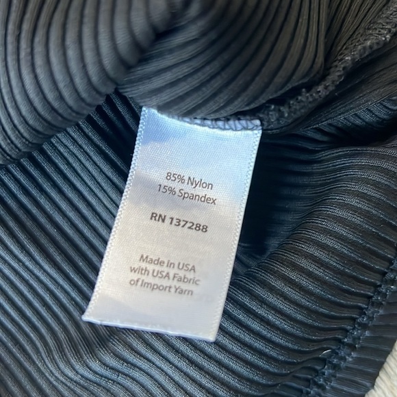 Year of Ours Top Black Sporty Rib Tank Top Size Medium Racerback Workout Top - Picture 5 of 8